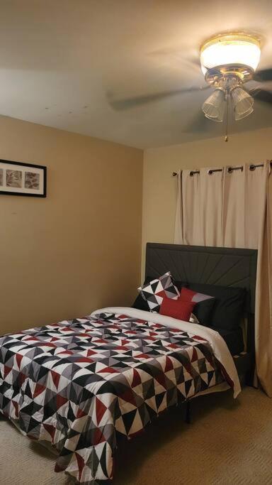 Cheerful 5-bedroom With Heated Pool *