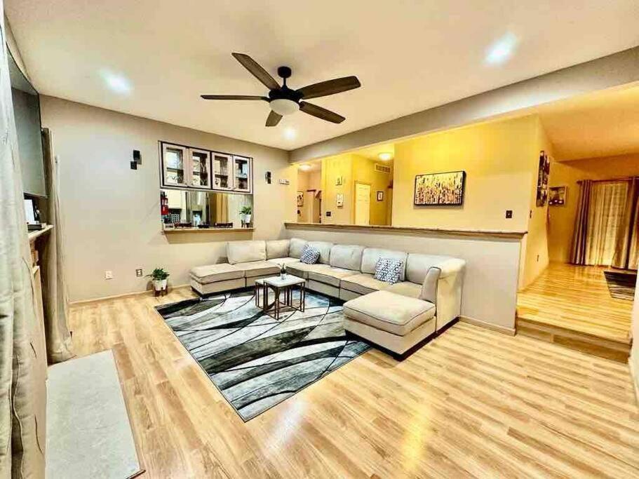 Villa Cheerful 5-bedroom With Heated Pool East Stroudsburg
